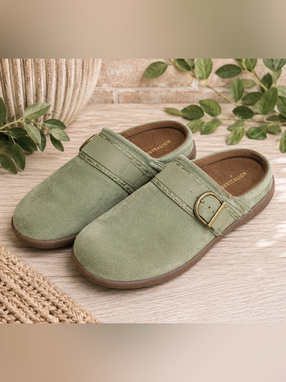 Revitalign Siesta Nuevo Sage Green Suede Buckle Comfort Clogs Sz 9.5B
